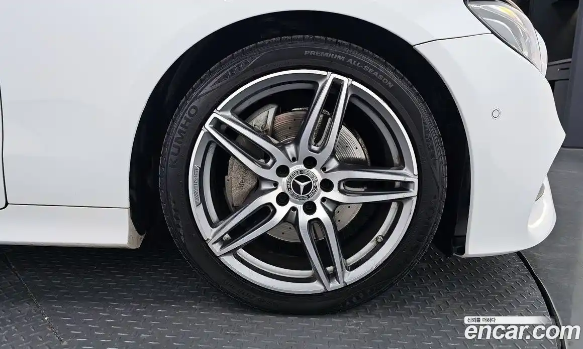 Mercedes-Benz E-Class 2019 1.9 Автомат в Москве № 212168, фото 17