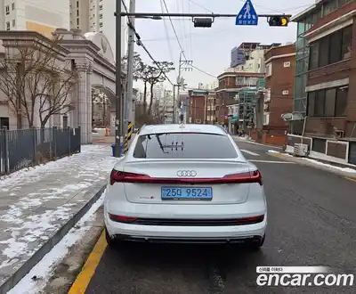 Audi e-tron 2022 Автомат в Москве № 212220, миниатюра 4