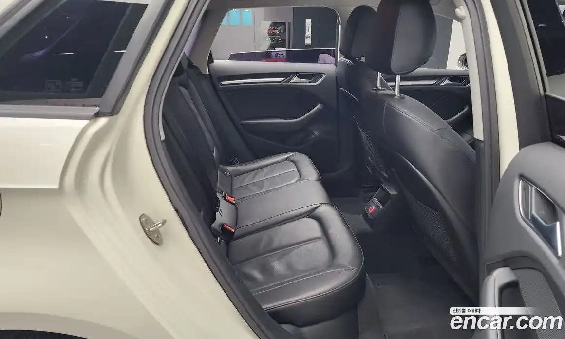 Audi A3 2015 1.6 Автомат в Москве № 212493, фото 12