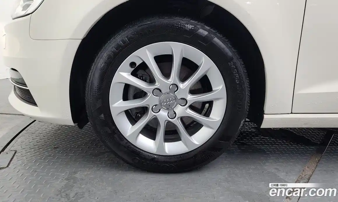 Audi A3 2015 1.6 Автомат в Москве № 212493, фото 5