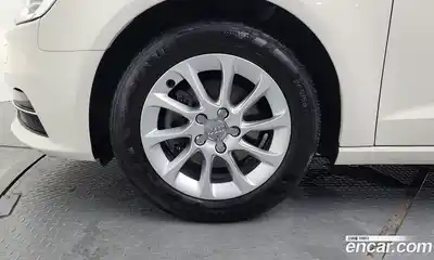 Audi A3 2015 1.6 Автомат в Москве № 212493, миниатюра 5