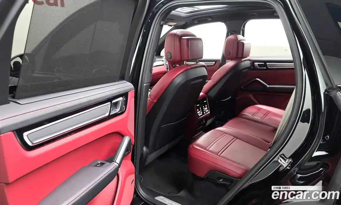 Porsche Cayenne 2023 3.0 Автомат в Москве № 213143, фото 11