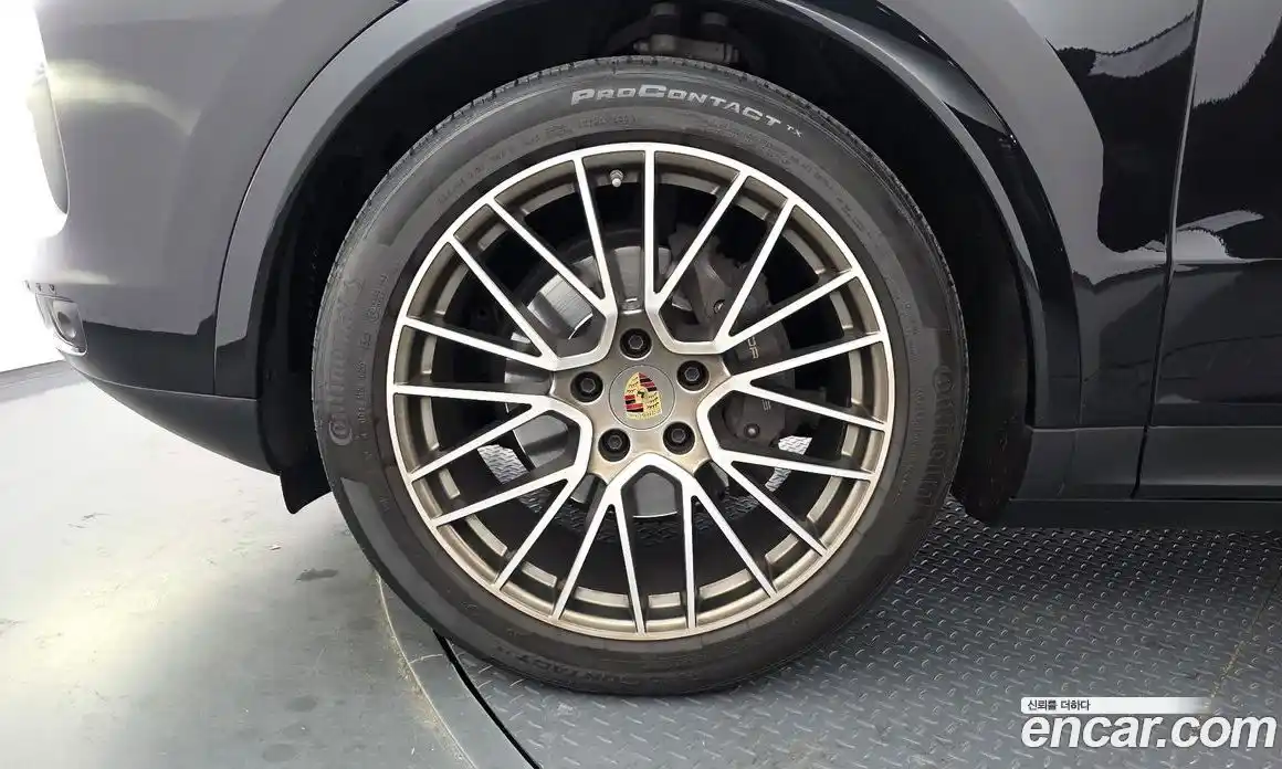 Porsche Cayenne 2023 3.0 Автомат в Москве № 213143, фото 14