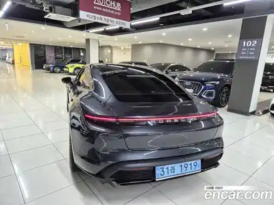 Porsche Taycan 2022 Автомат в Москве № 213153, миниатюра 3