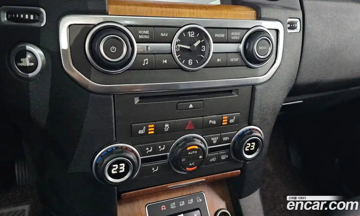 Land Rover Discovery 2015 3.0 Автомат в Москве № 213710, фото 17