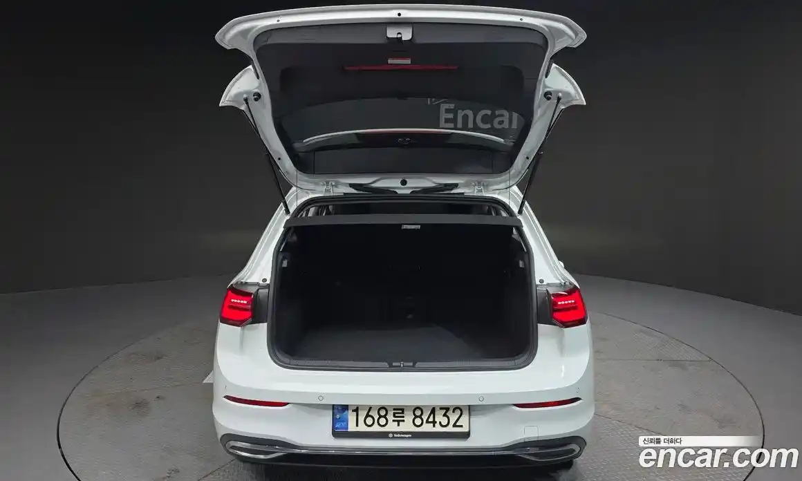 Volkswagen Golf 2023 2.0 Автомат в Москве № 214936, фото 20