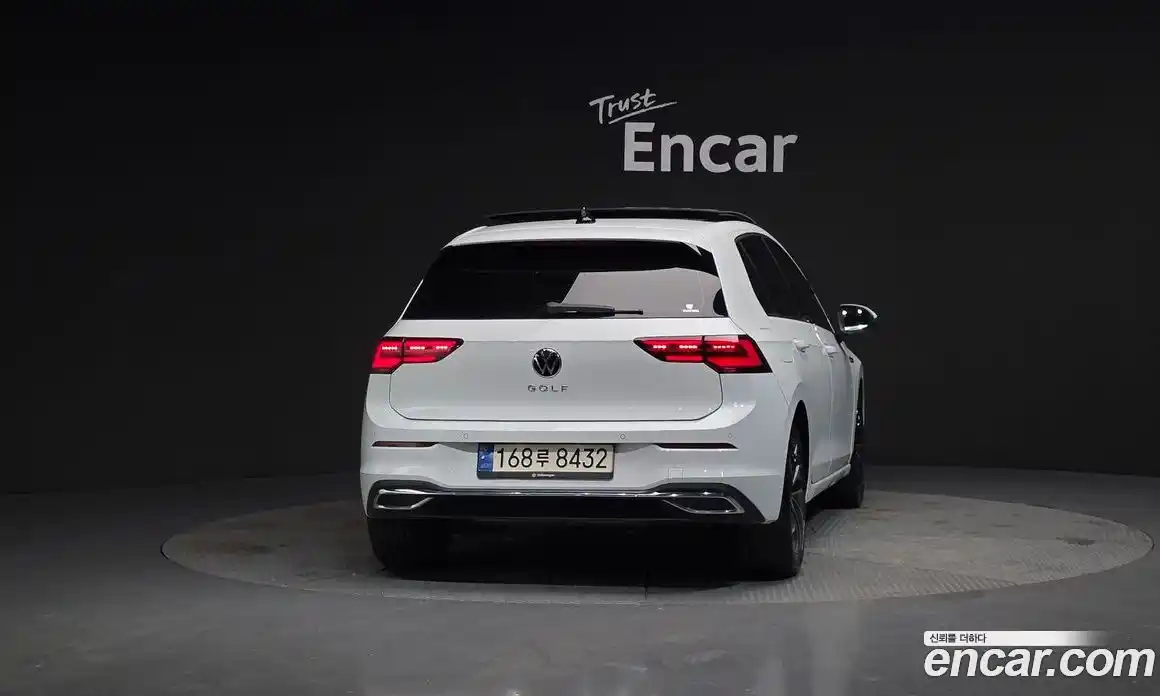 Volkswagen Golf 2023 2.0 Автомат в Москве № 214936, фото 4