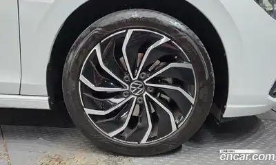 Volkswagen Golf 2023 2.0 Автомат в Москве № 214936, миниатюра 5