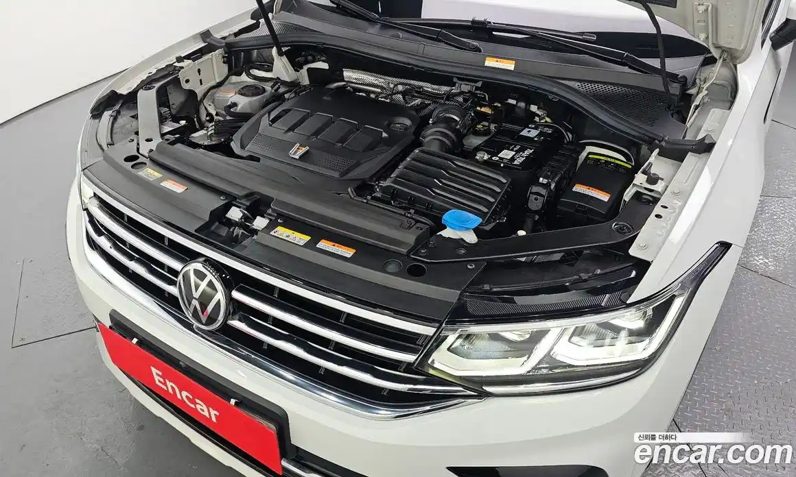 Volkswagen Tiguan 2021 2.0 Автомат в Москве № 215100, фото 13