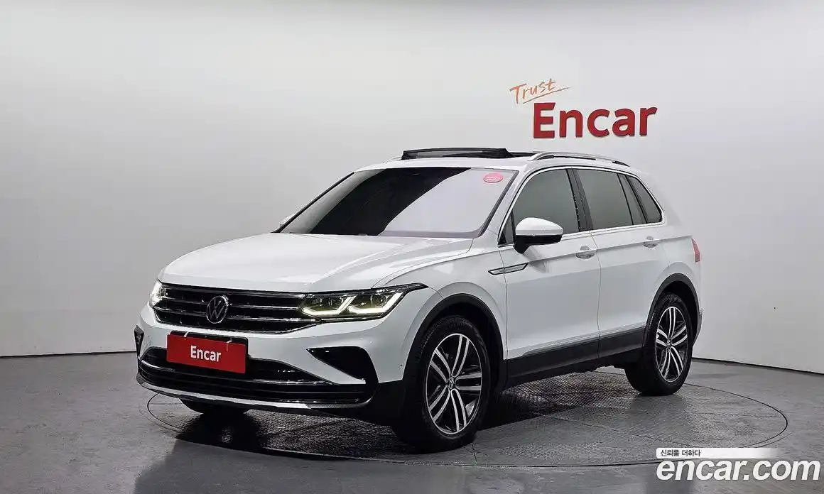 Volkswagen Tiguan 2021 2.0 Автомат в Москве № 215100, фото 14