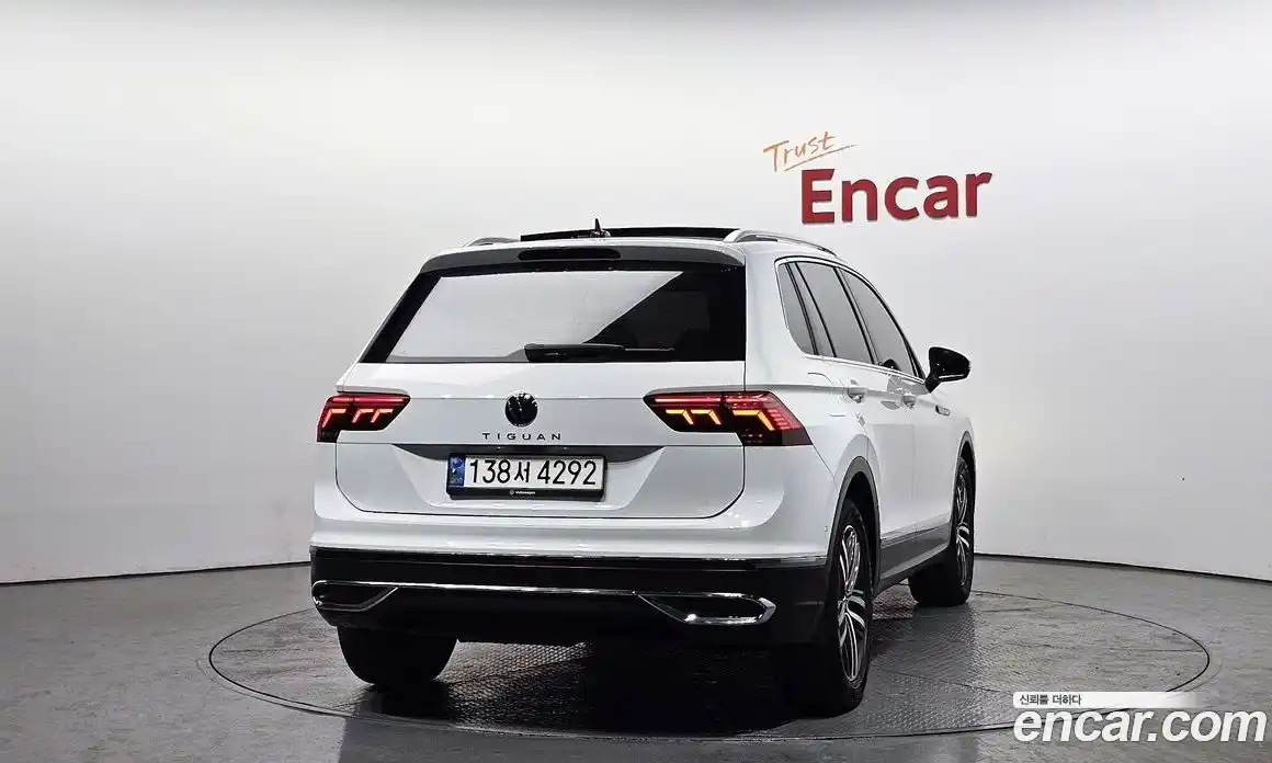 Volkswagen Tiguan 2021 2.0 Автомат в Москве № 215100, фото 16