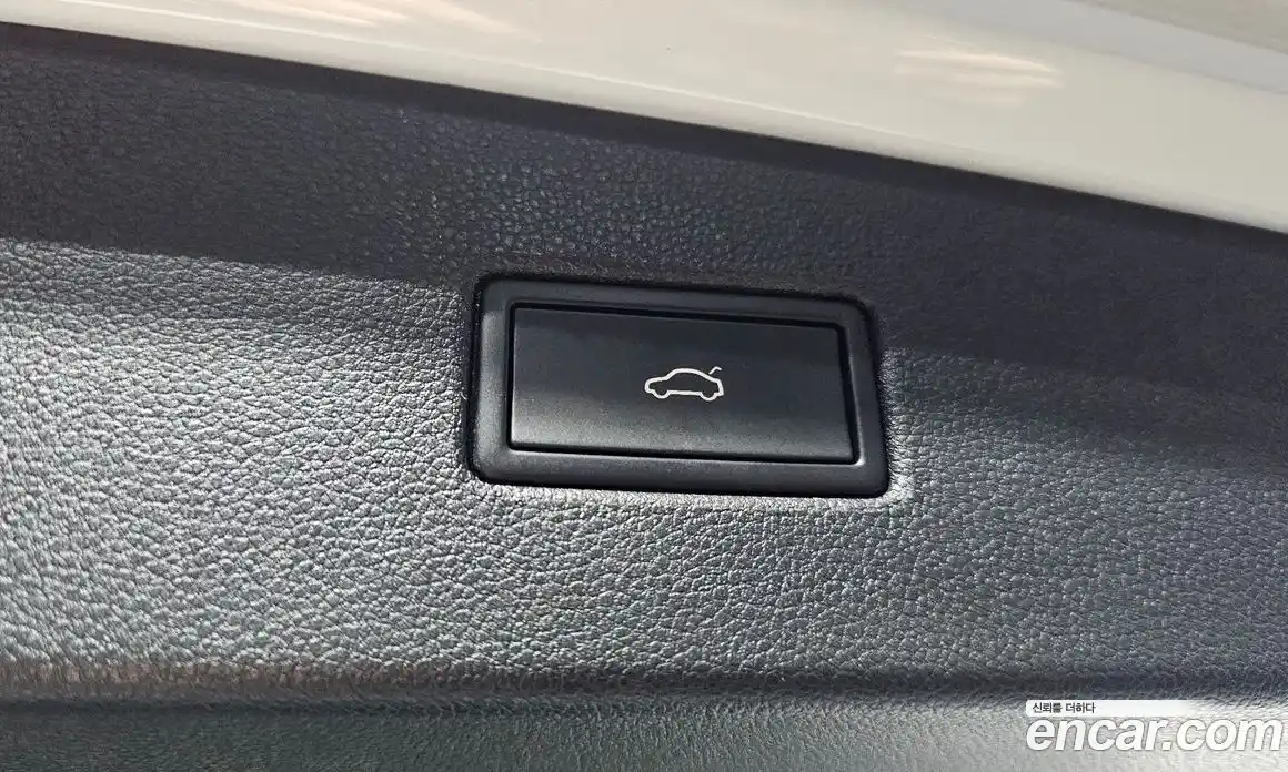 Volkswagen Tiguan 2021 2.0 Автомат в Москве № 215100, фото 4