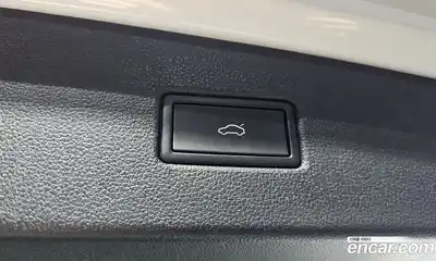 Volkswagen Tiguan 2021 2.0 Автомат в Москве № 215100, миниатюра 4