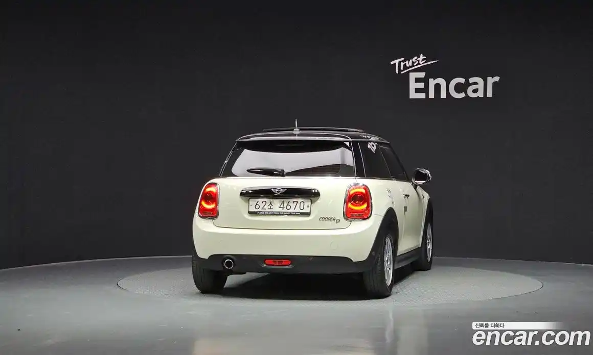 Mini Cooper 2018 1.5 Автомат в Москве № 216992, фото 16