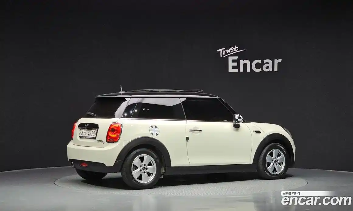 Mini Cooper 2018 1.5 Автомат в Москве № 216992, фото 18