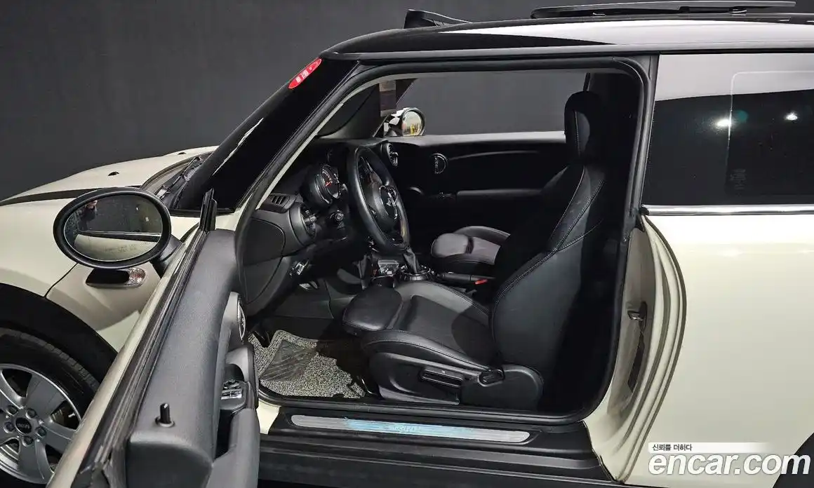 Mini Cooper 2018 1.5 Автомат в Москве № 216992, фото 19