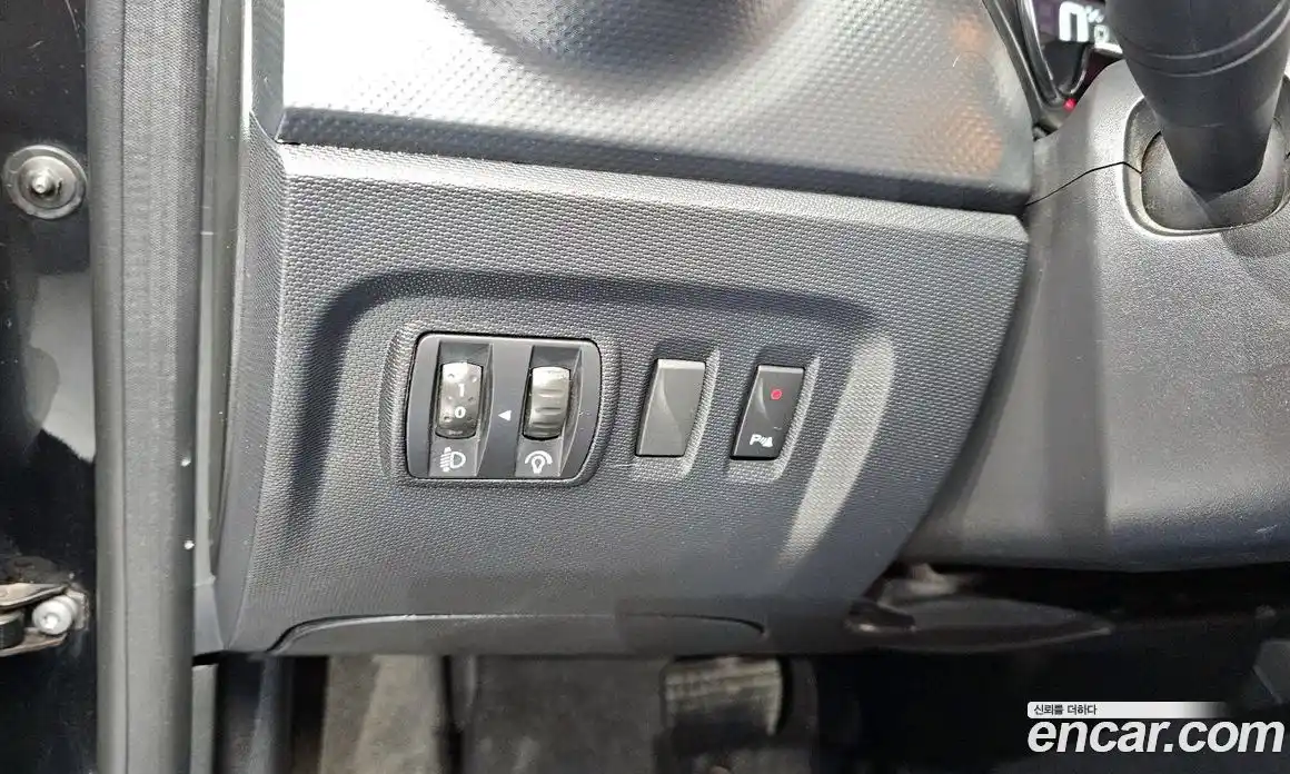 Renault QM3 2015 1.5 Автомат в Москве № 225307, фото 18