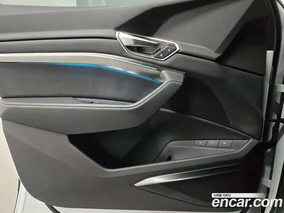 Audi Q8 e-tron 2024 0.3 Автомат в Москве № 230291, фото 10