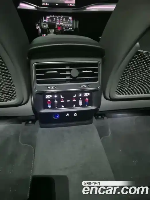 Audi Q8 2023 3.0 Автомат в Москве № 230335, фото 11