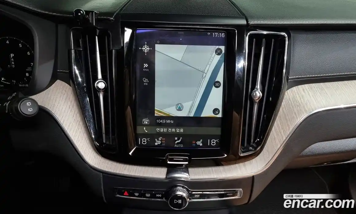 Volvo XC60 2018 2.0 Автомат в Москве № 230621, фото 14