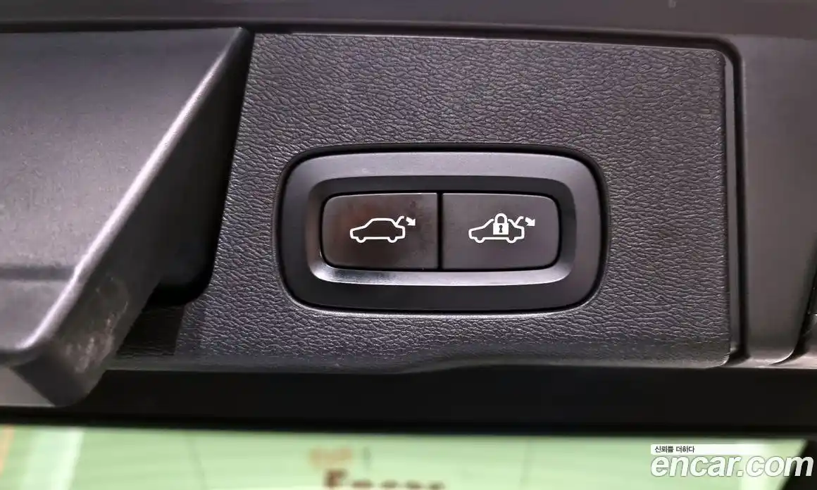 Volvo XC60 2018 2.0 Автомат в Москве № 230621, фото 20