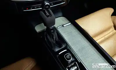 Volvo XC60 2018 2.0 Автомат в Москве № 230621, миниатюра 9