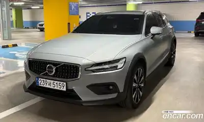 Volvo V60, 2025