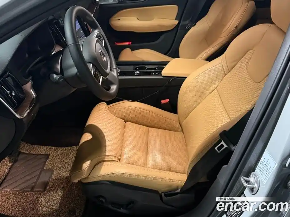 Volvo V60 2025 2.0 Автомат в Москве № 230863, фото 6