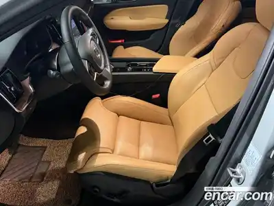 Volvo V60 2025 2.0 Автомат в Москве № 230863, миниатюра 6