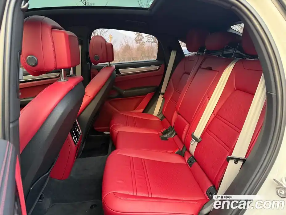 Porsche Cayenne 2023 3.0 Автомат в Москве № 231049, фото 10