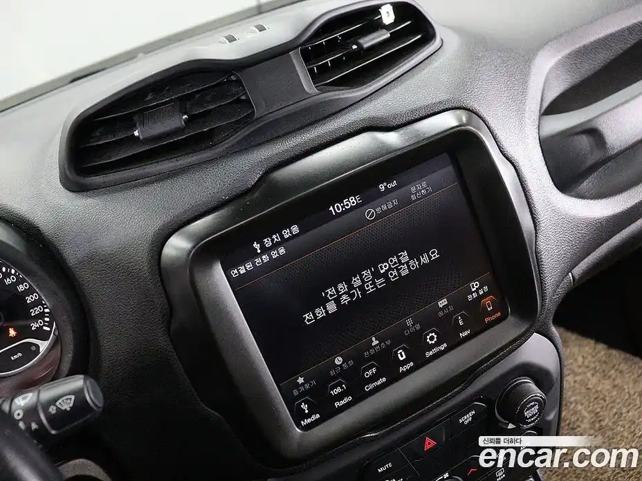 Jeep Renegade 2018 2.4 Автомат в Москве № 232619, фото 12