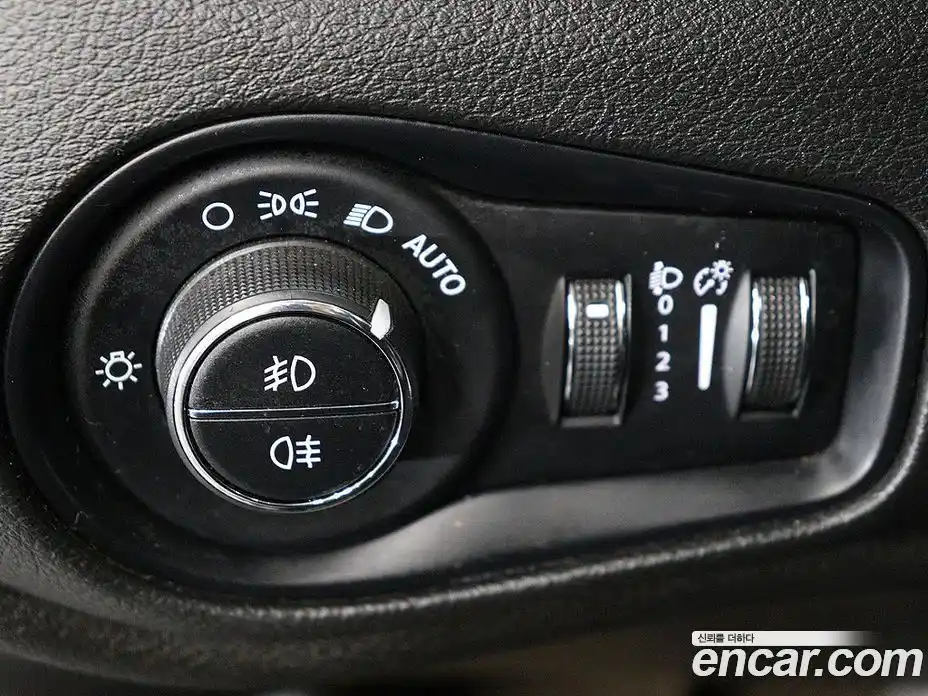 Jeep Renegade 2018 2.4 Автомат в Москве № 232619, фото 16