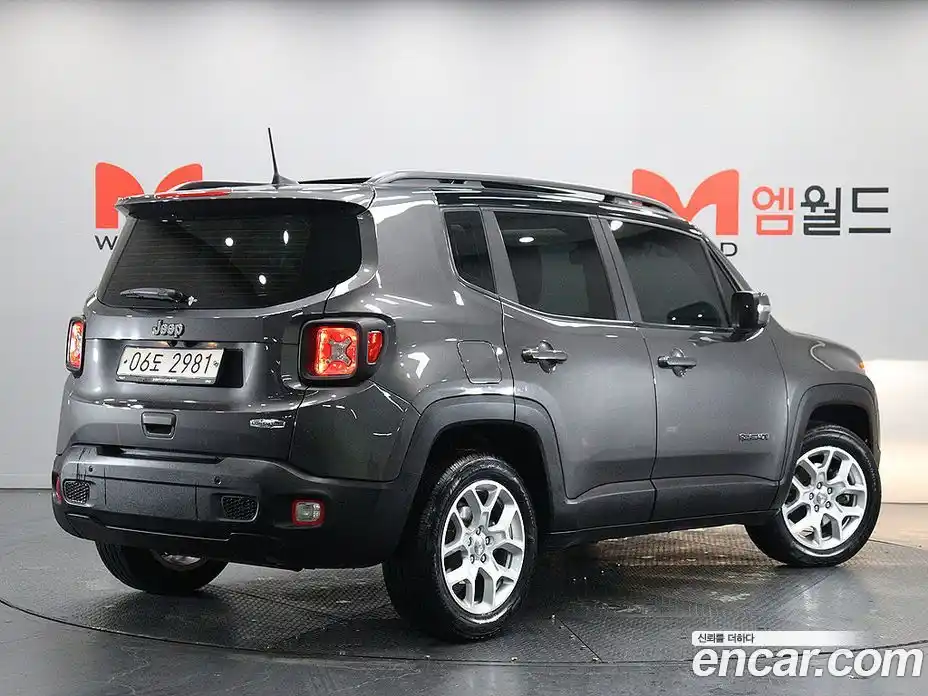 Jeep Renegade 2018 2.4 Автомат в Москве № 232619, фото 3