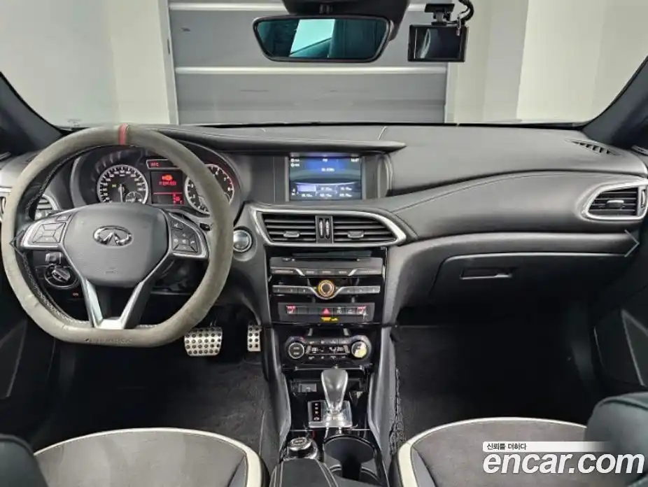 Infiniti Q30 2017 2.0 Автомат в Москве № 258965, фото 7