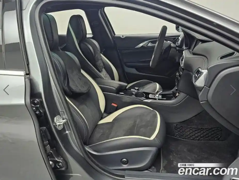 Infiniti Q30 2017 2.0 Автомат в Москве № 258965, фото 10