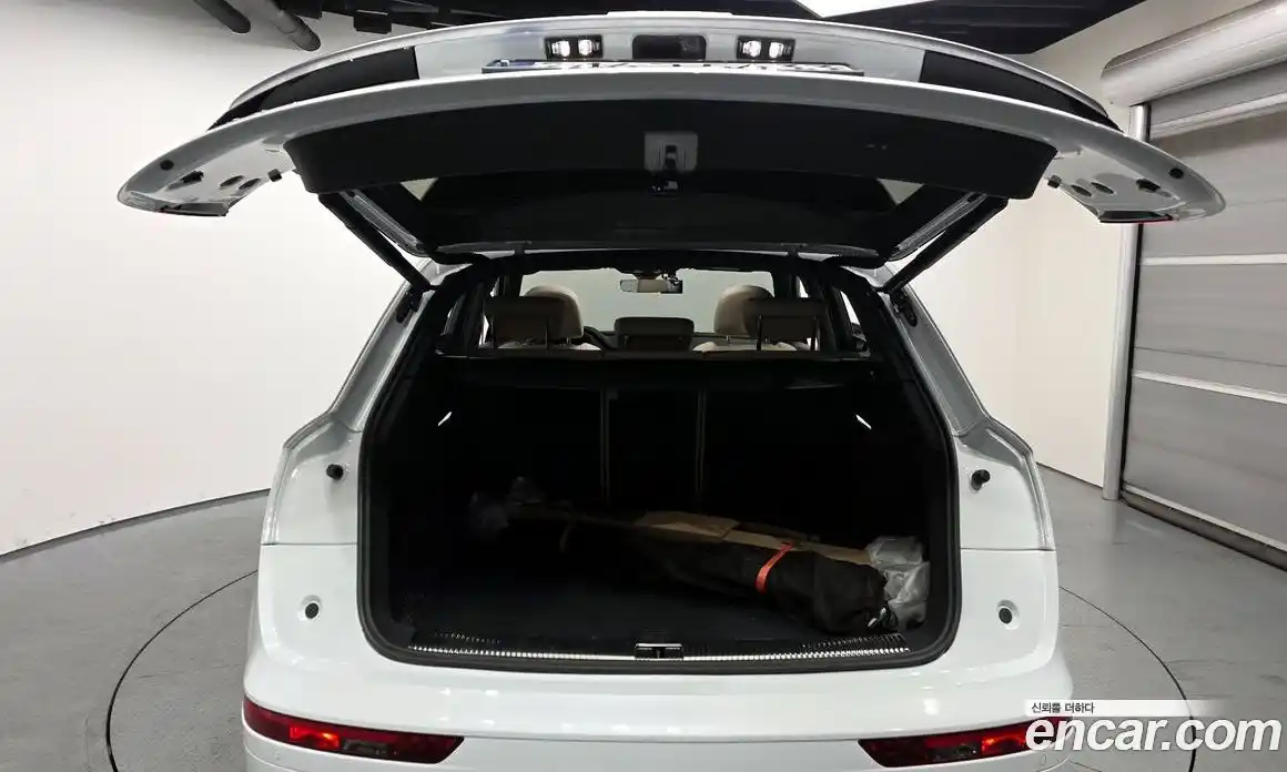 Audi Q5 2023 2.0 Автомат в Москве № 266301, фото 9