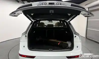 Audi Q5 2023 2.0 Автомат в Москве № 266301, миниатюра 9