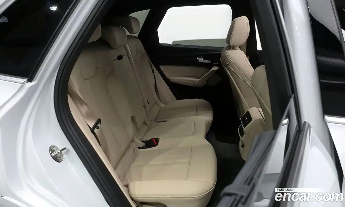 Audi Q5 2023 2.0 Автомат в Москве № 266301, фото 10