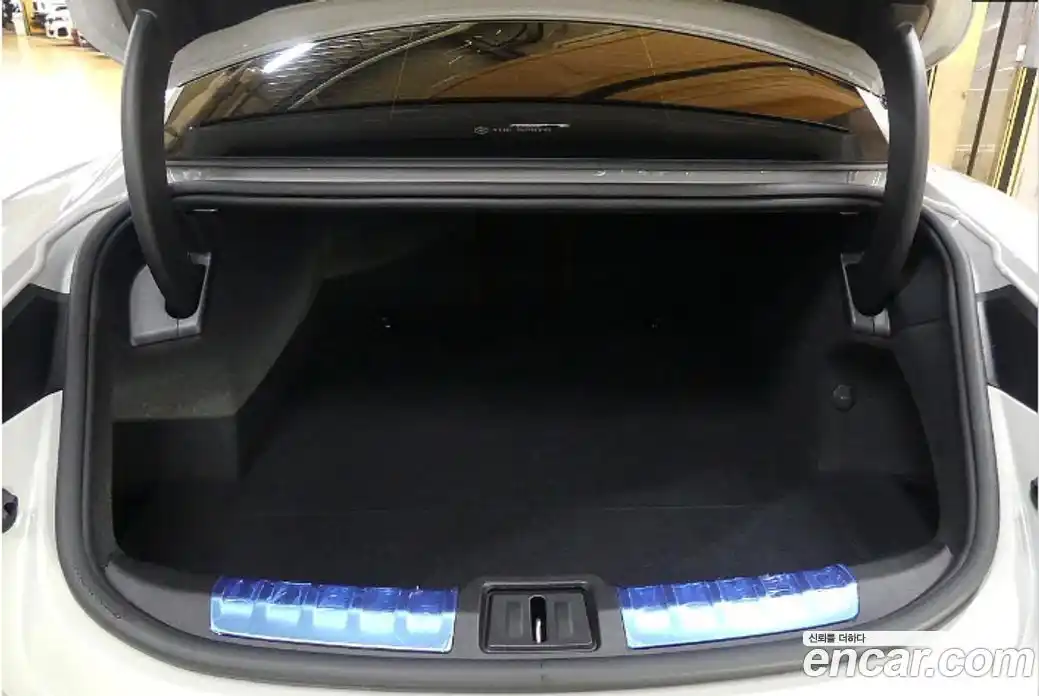 Porsche Taycan 2025 0.7 Автомат в Москве № 314849, фото 20