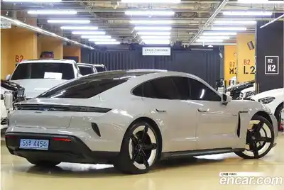 Porsche Taycan 2025 0.7 Автомат в Москве № 314849, миниатюра 3