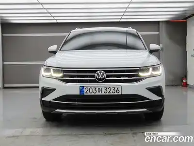Volkswagen Tiguan 2022 2.0 Автомат в Москве № 357706, миниатюра 2