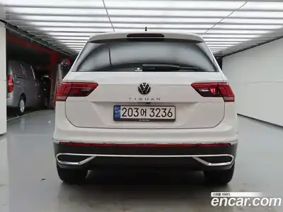Volkswagen Tiguan 2022 2.0 Автомат в Москве № 357706, миниатюра 3