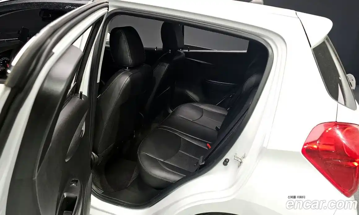 Chevrolet Spark 2016 1.0 Автомат в Москве № 37469, фото 12