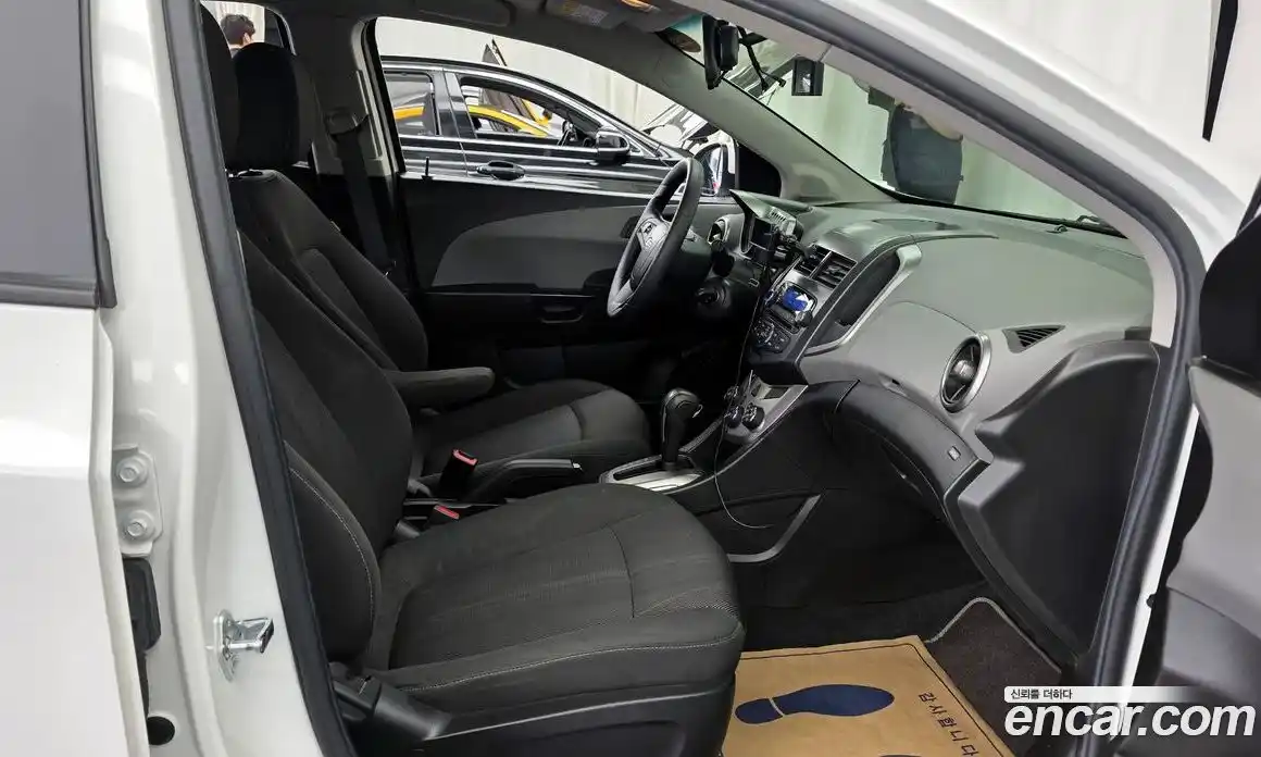 Chevrolet Aveo 2015 1.4 Автомат в Москве № 37963, фото 20