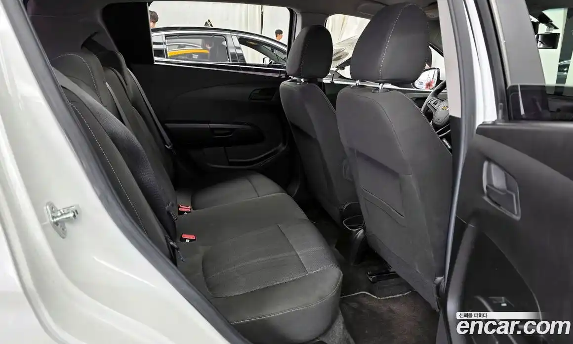 Chevrolet Aveo 2015 1.4 Автомат в Москве № 37963, фото 6