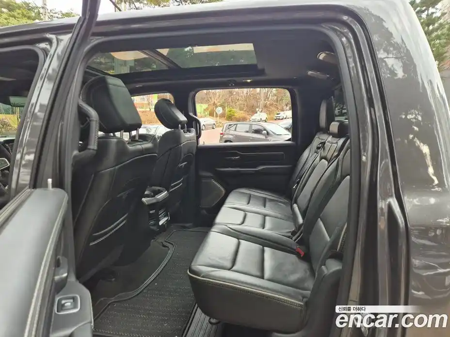 Dodge Ram Pick Up 2021 5.7 Автомат в Москве № 384496, фото 18