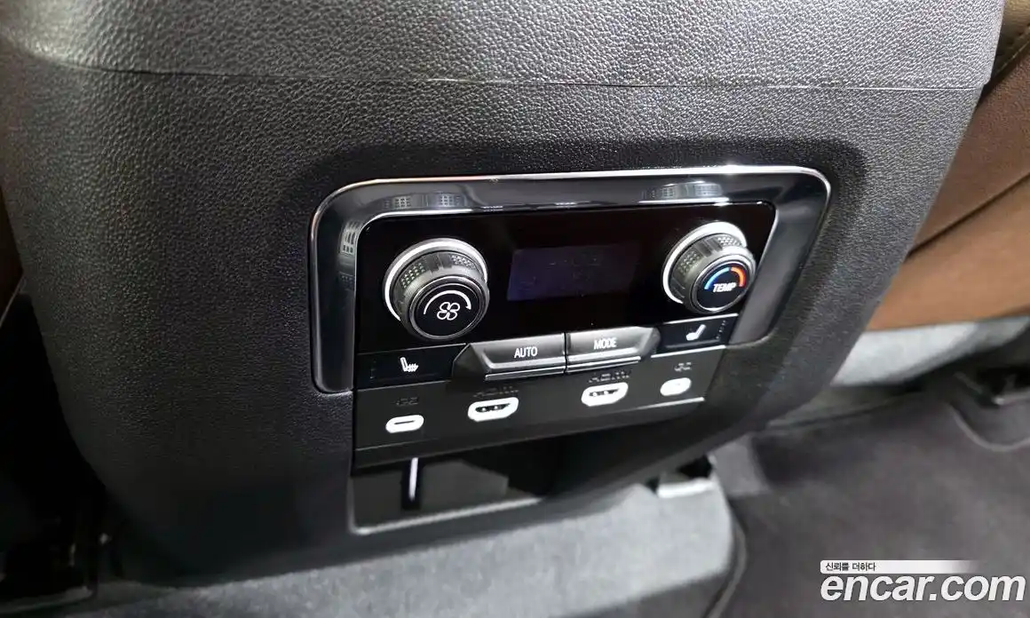 Chevrolet Tahoe 2023 6.2 Автомат в Москве № 38555, фото 18