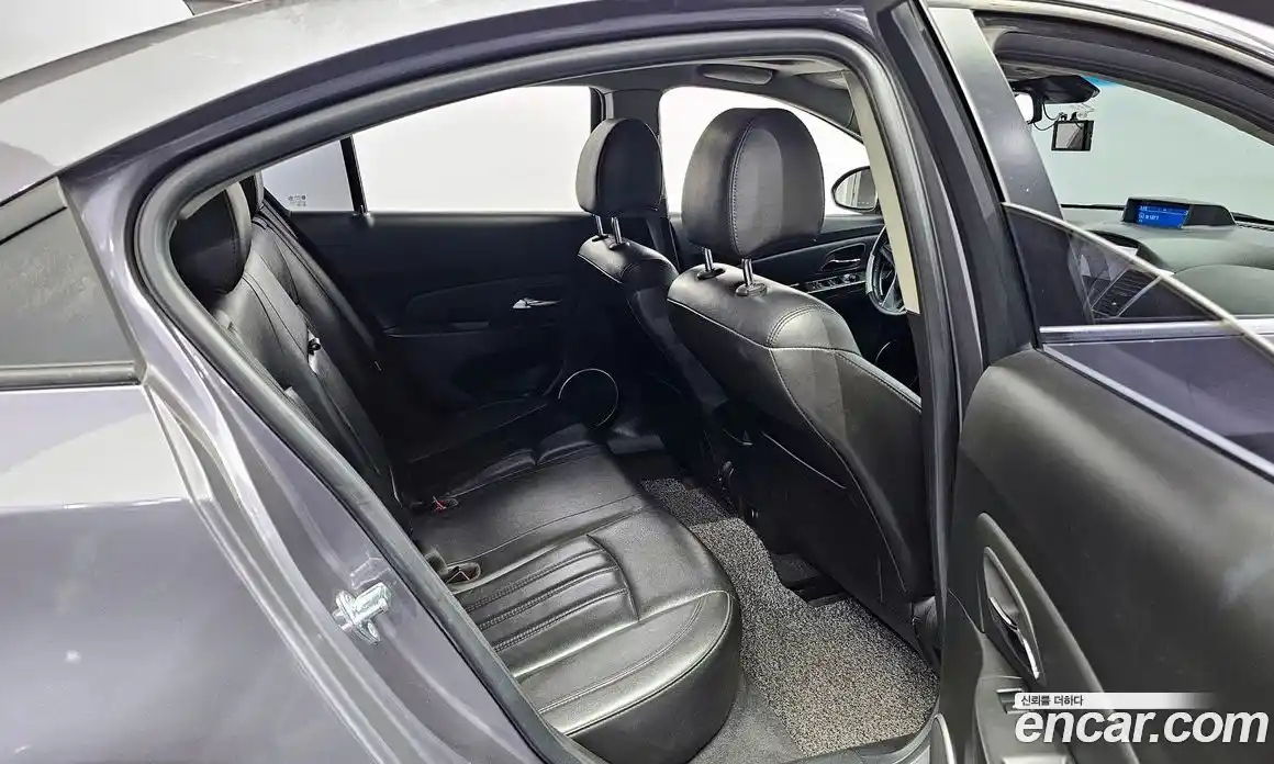 Chevrolet Cruze 2011 1.8 Автомат в Москве № 38979, фото 10