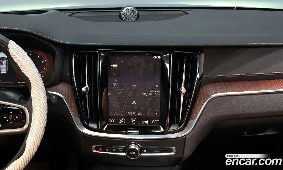 Volvo V60 2021 2.0 Автомат в Москве № 392078, фото 14