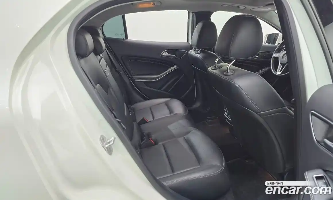 Mercedes-Benz GLA-Class 2015 2.1 Автомат в Москве № 427390, фото 12